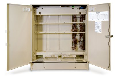 3M Pad Mount Expansion Cabinet 4230KXP-SSHCTO/5400-900/T-A