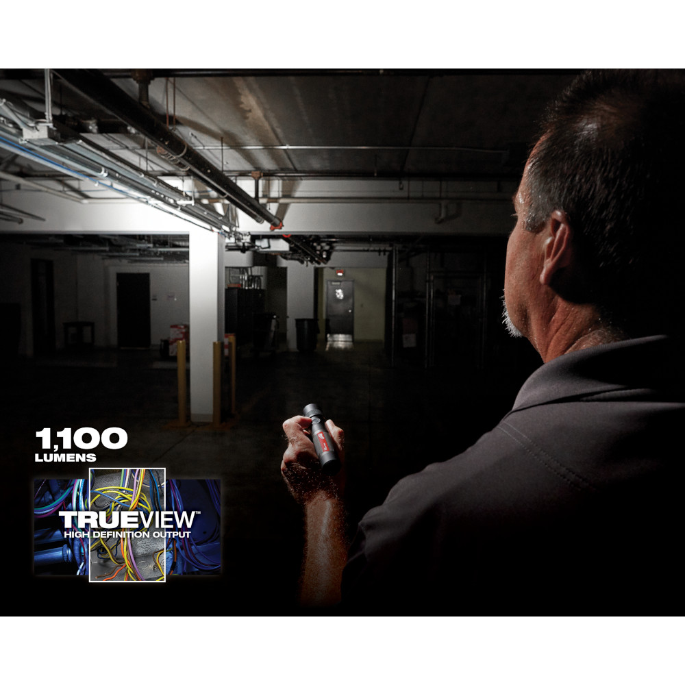 REDLITHIUM™ USB 1100L Twist Focus Flashlight