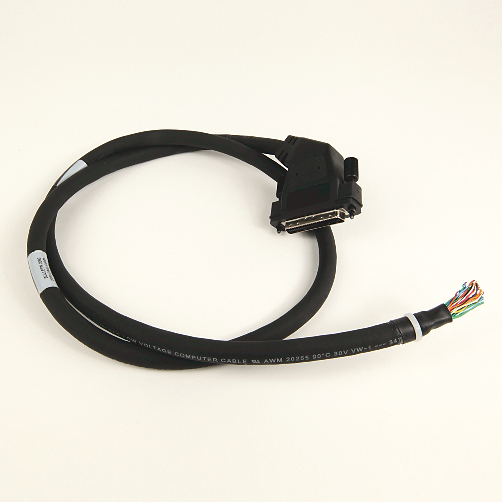Allen-Bradley 2090-DAIO-D5001 CN1 Control 01 m Cable Non-Flex Allen-Bradley 2090-DAIO-D5001 CN1 Control 01 m Cable Non-Flex