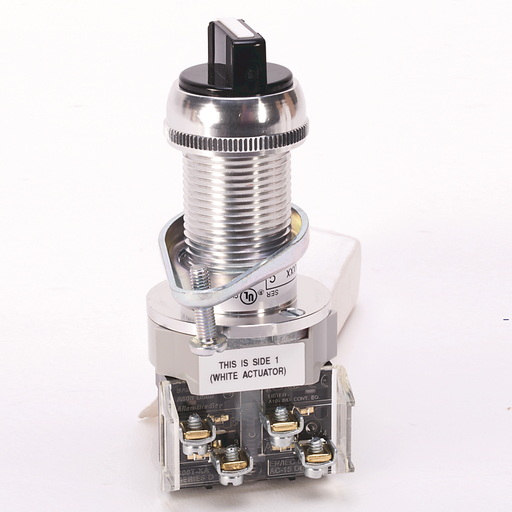 Hazardous Location Type 7&9 3 Pos. Sel. Switch-Non-Illum., Standard Barrel Length, White, Std. Knob Spring Rtn fr/ Right