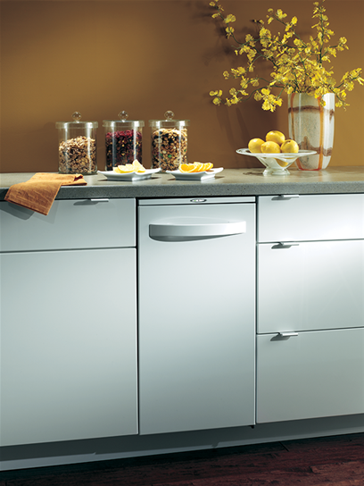 15" Programmable Compactor, white door, storage compartment, automatic advance odor control system and auto delay. 120V.
