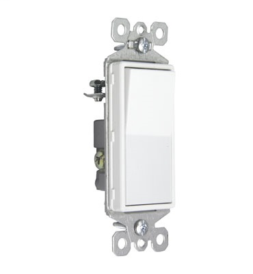 TradeMaster® 15A 3-Way Decorator Switch, Self-Grounding, White
