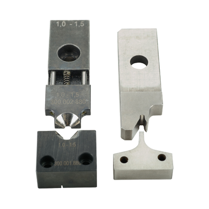 Die insert to be used with the CA10 applicator to terminate FS80 and FSD80 Reel Smart™ Continuously Molded Ferrules.