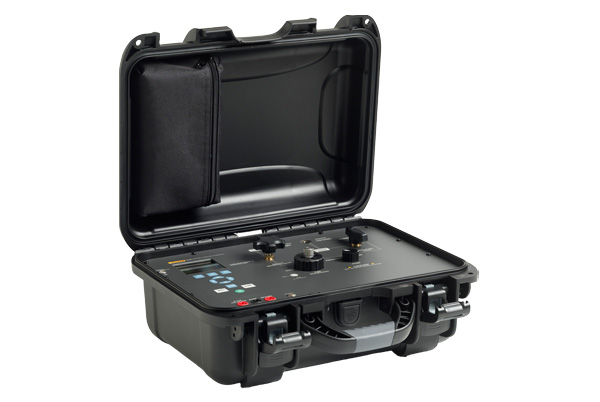 Fluke 3130-G2M Portable Pressure Calibrator