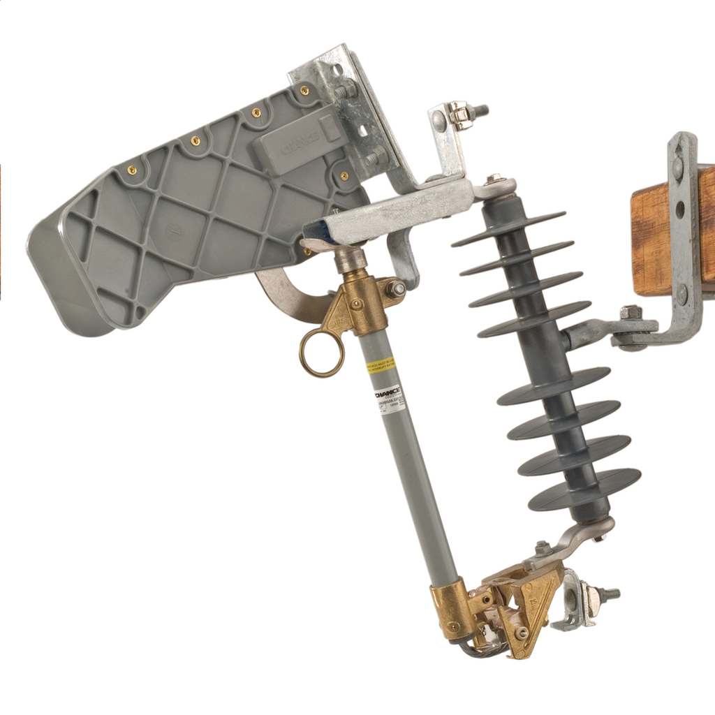 15/27 kV, 125 kV BIL, Loadbreak Type C Polymer Cutout with a 300A solid blade, small eyebolt connector and no bracket.