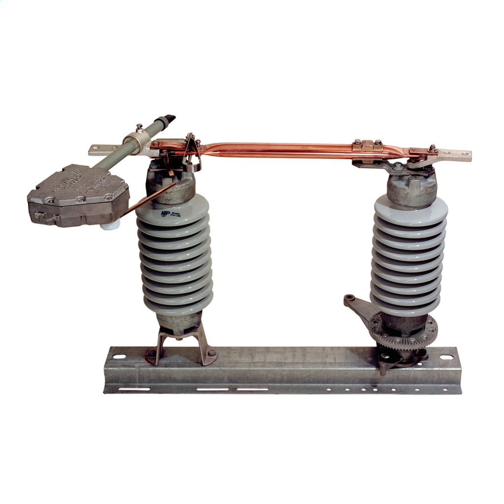 Three Phase - D7 - (600A Gang-Operated - Unitized) Switch