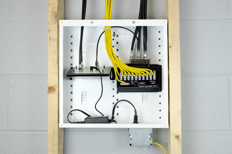 OnQ EN1400 14.3 x 3.7 x 14.1 Inch Powder Coated Glossy White ScrewOn