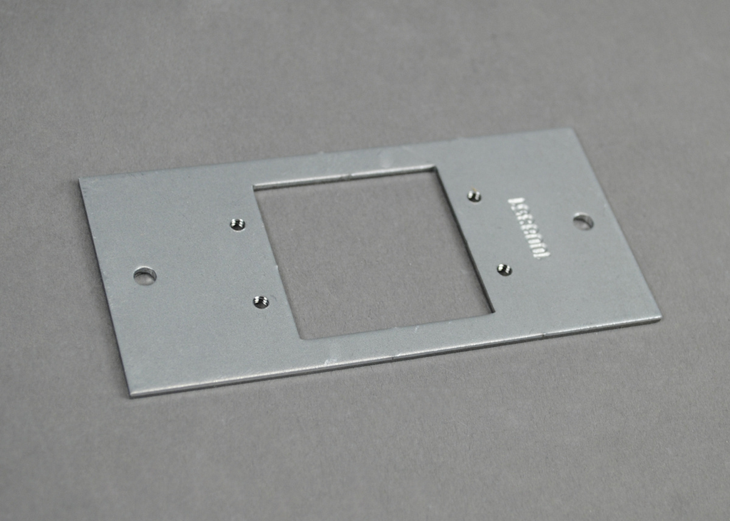 Product image for LCAN SGT-MAAP SGT PLATE W/ EXTRON M