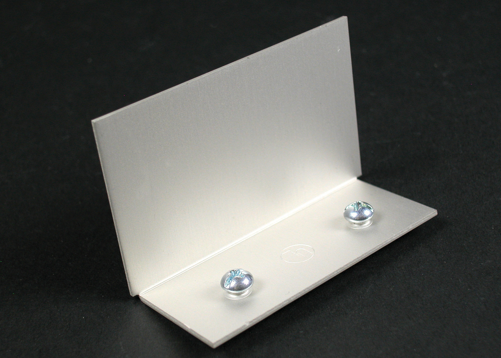 Product image for Wiremold AL3310B 2-7/8 x 1-13/16" Satin Anodized Aluminum 1-Channel Raceway Blank End