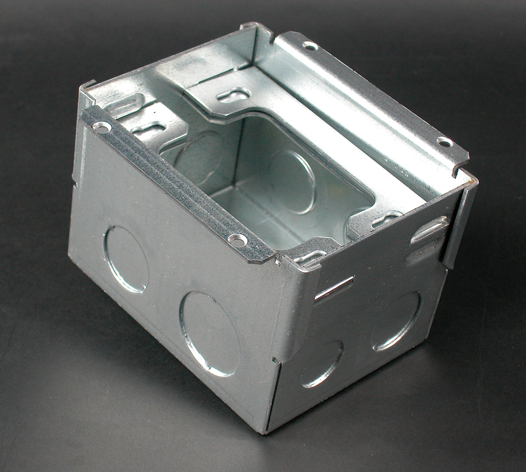 Product image for Wiremold 880W1 1/2 x 3/4 x 1" 53 In? 1-Gang Steel Floor Box