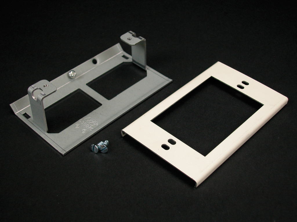 Product image for LCAN V3051LE STL DEVICE COVER & EXT