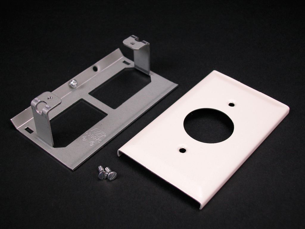 Product image for Wiremold G3033JE 4-1/2" Gray Steel 1-Channel Raceway Single Receptacle Cover