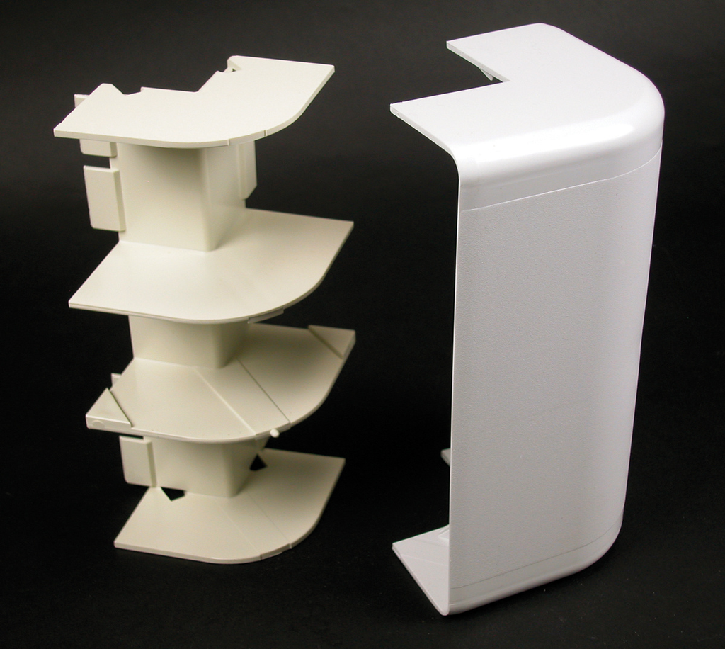 Product image for Wiremold 5518 6-7/8 x 3-1/2" Ivory Non-Metallic Multiple Channel Raceway External Elbow