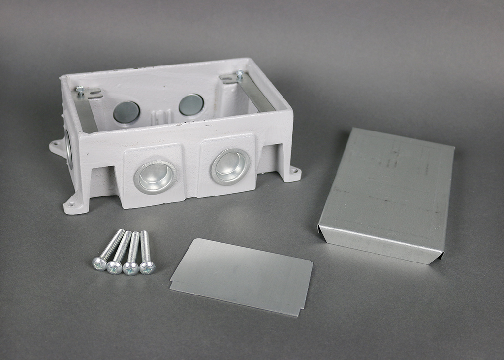 Product image for Wiremold 880CS2-NA Omnibox-Series Cast-Iron Floor Box