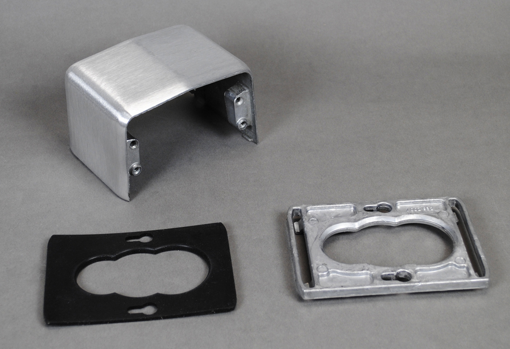 Product image for Wiremold 525HB Housing and Base Plate 4-Piece Service Fitting Housing