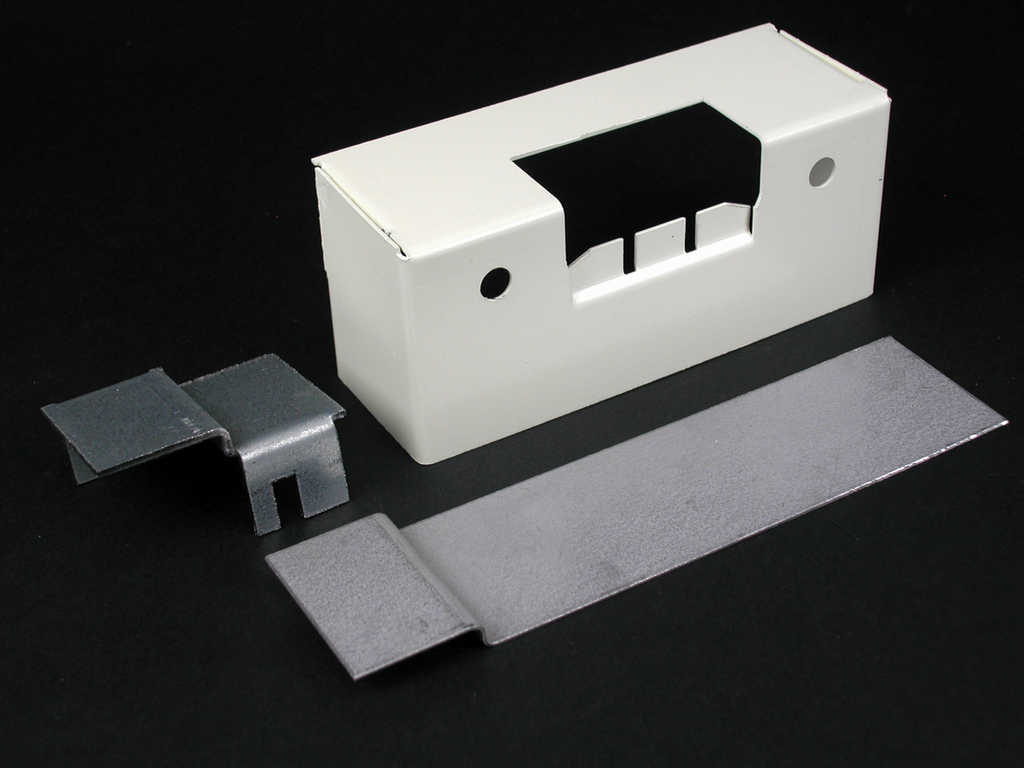 Product image for Wiremold V4089 4-3/4 x 2 x 1-5/8" Ivory Steel Reducing Connector