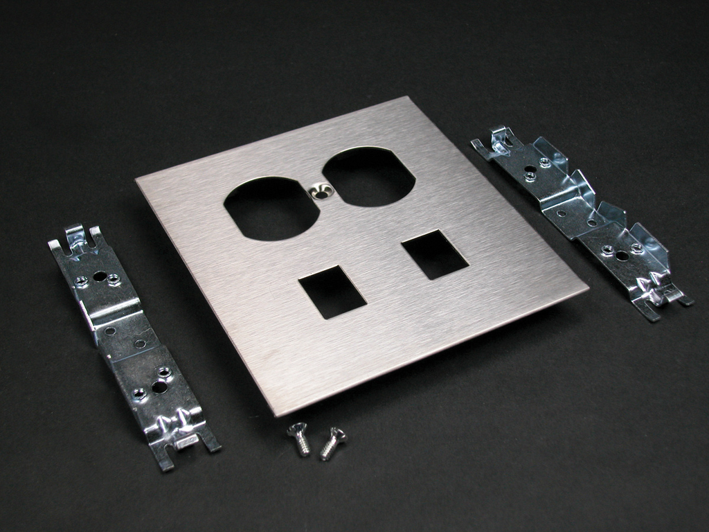 Product image for Wiremold S4046DRJ S4000 Combination Device Cover