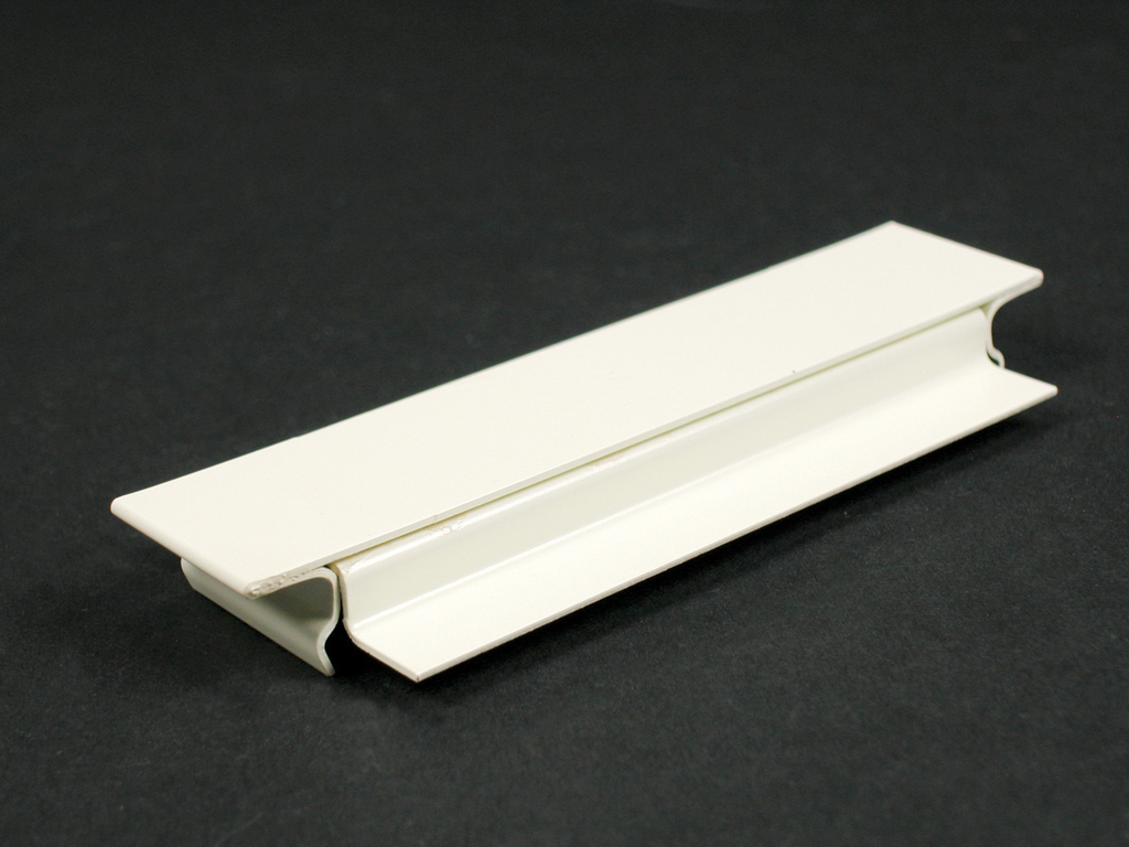 Product image for Wiremold V6006 1 x 1-3/4 Inch Ivory Steel Connection Cover
