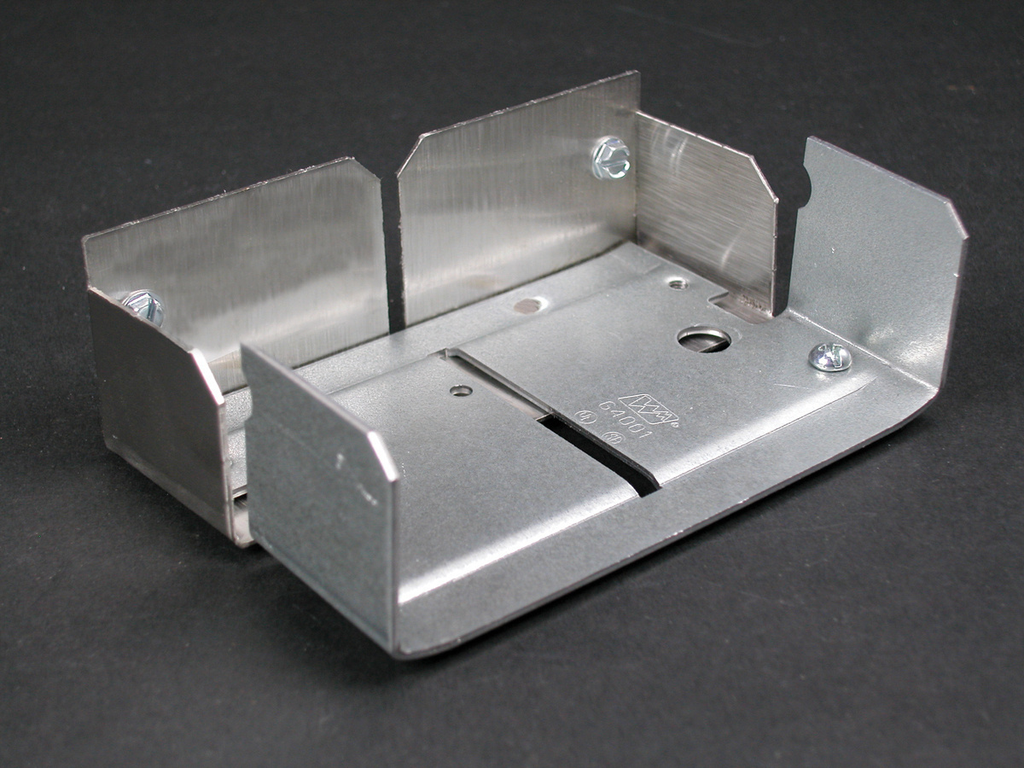 Product image for Wiremold S4017 S4000 Internal Elbow Fitting