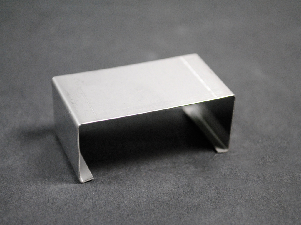 Product image for Wiremold AL2406 AL2400-Series Cover Clip (Spring Steel)