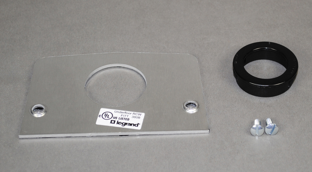 Product image for Wiremold 500T 2-5/8 x 4-1/2" Service Fitting Communication Face Plate