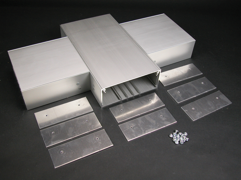 Product image for Wiremold AL5216 AL5200-Series Large Multi-Channel Raceway Cross Fitting