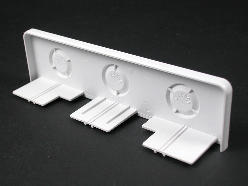 Product image for Wiremold 5510 6-7/8 x 1-13/16" Ivory Non-Metallic Multiple Channel Raceway Blank End