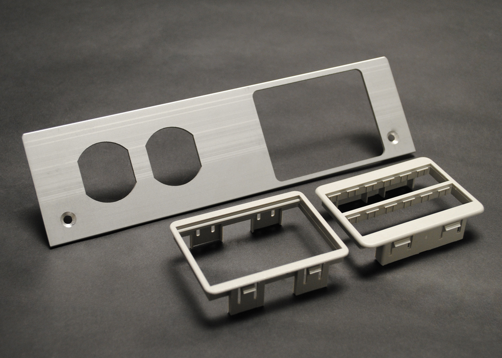 Product image for W-MOLD AL241FPD-6A DATA/POWER PLATE