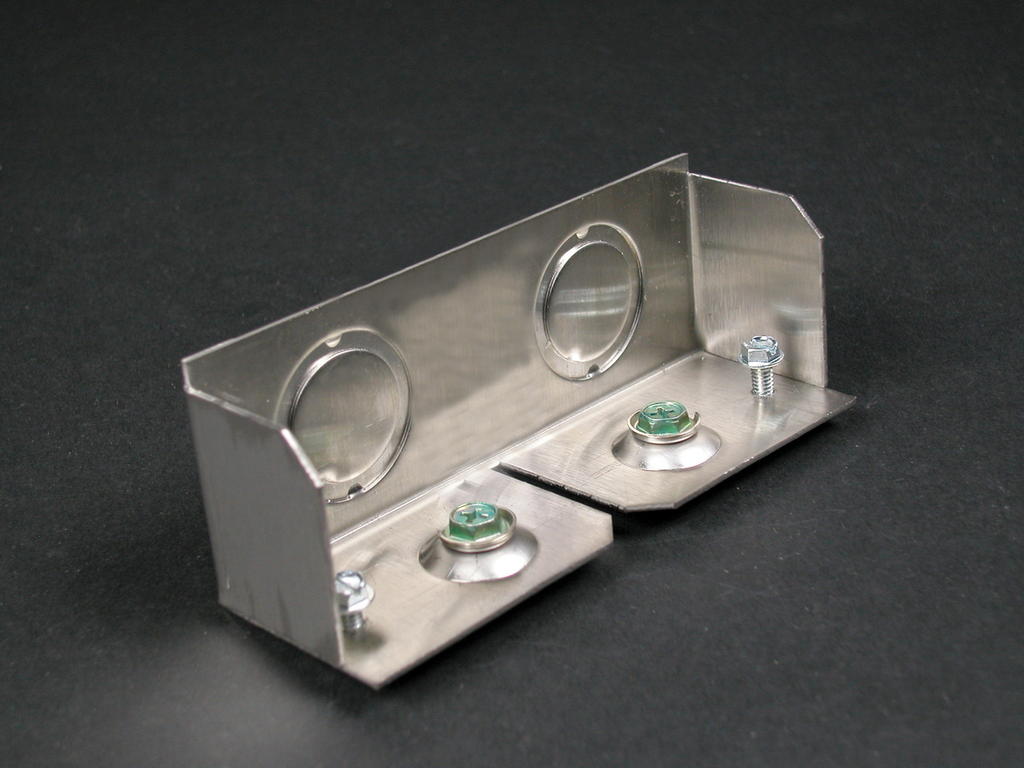 Product image for Wiremold S4010B2 S4000 Blank End Fitting