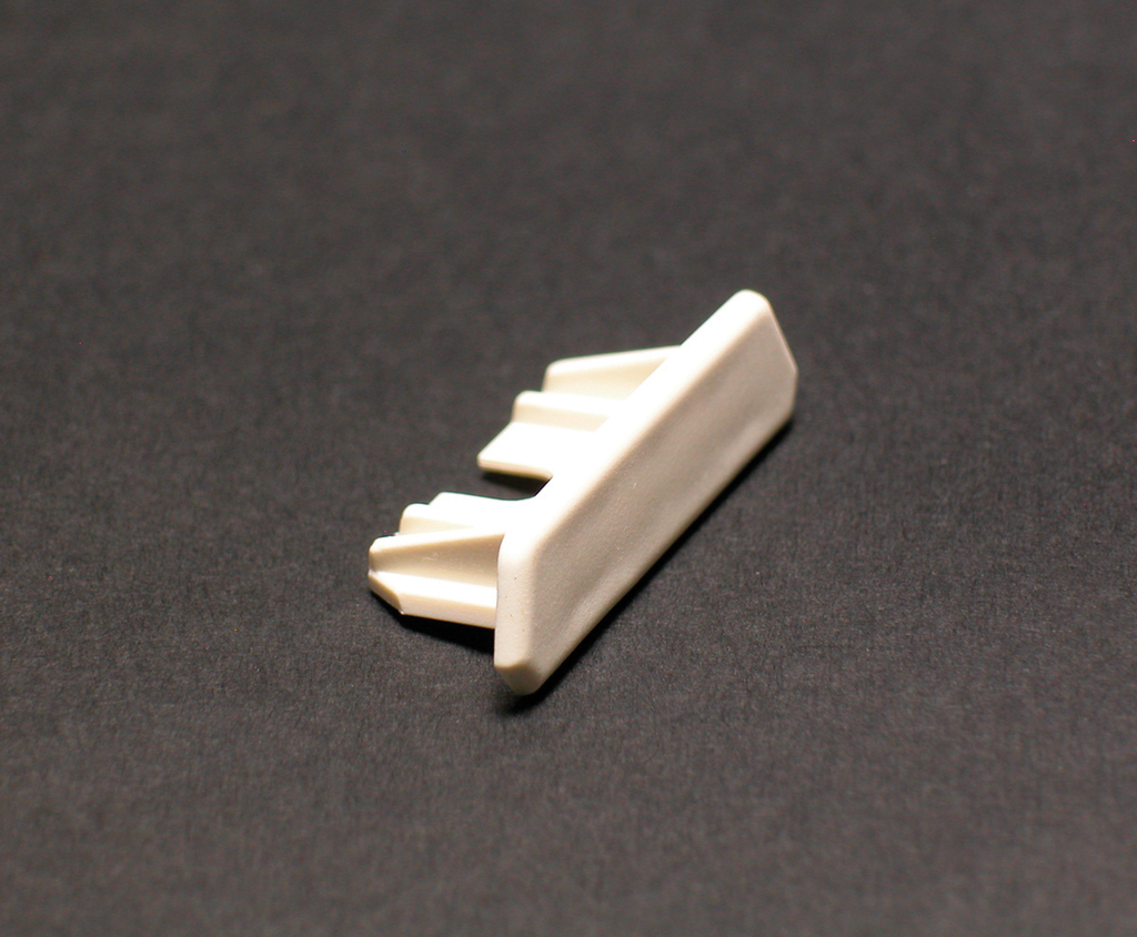 Product image for Wiremold 810B-WH 1-1/4 x 1/2 Inch White Non-Metallic 1-Channel Raceway Blank End