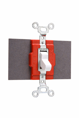 Product image for Pass & Seymour 1225-W Manual Control Switch, Single Pole / Double Throw, 20A 120/277V - White