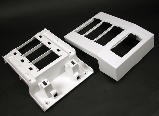 Product image for Wiremold 5550A4 7-1/2 x 9-5/8" Ivory Non-Metallic Multiple Channel Raceway Offset Mounting Device Bracket