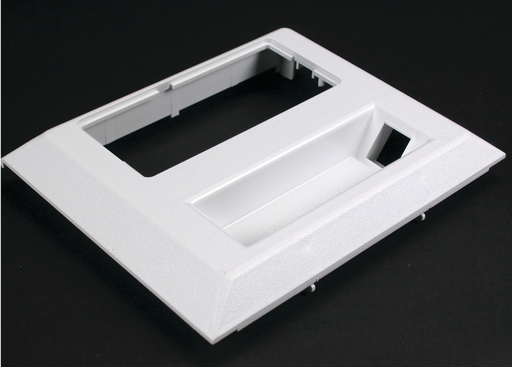 Product image for Wiremold 5007C-1AWH 6-3/8 x 5-3/16 x 9/16" White Non-Metallic Multiple Channel Raceway Device Plate