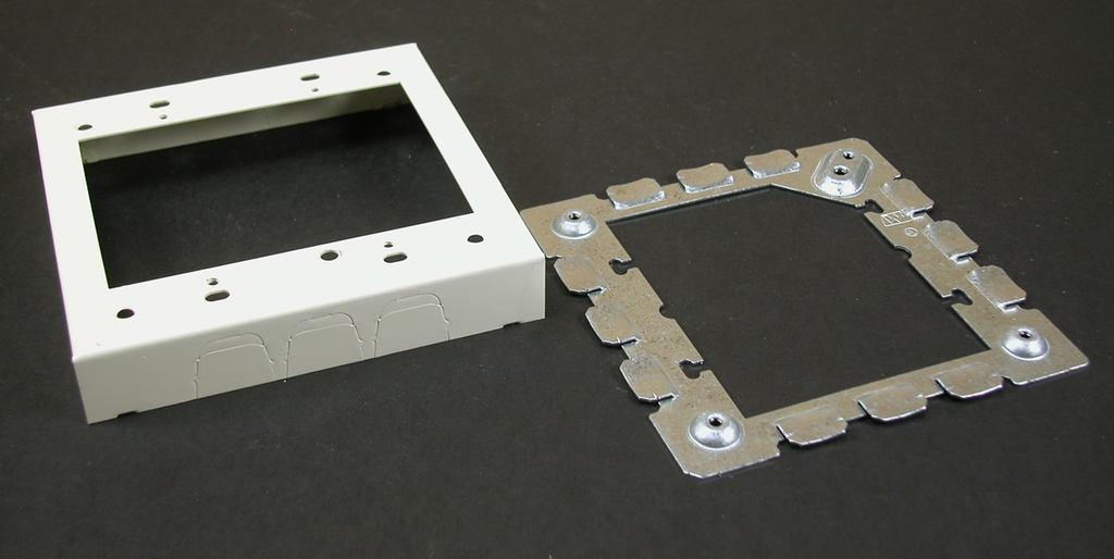 WMOL V5751-2 2GANG EXT.BOX IVORY