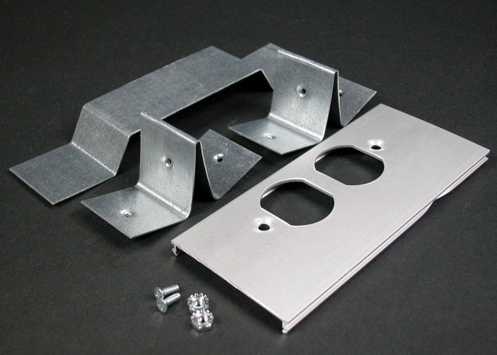 Product image for Wiremold AL3346DO AL3300-Series Offset Duplex Receptacle Cover Plate (For Divided Raceway)