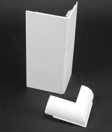 Product image for Wiremold 5018CWH 5-1/4 x 2-1/2" White Non-Metallic Multiple Channel Raceway External Cover Elbow