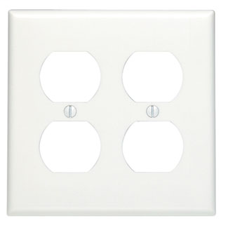 LEVITON 88016 2GANG WHITE DOUBLE DUPLEX RECEPTACLE WALLPLATE LEVITON 88016 2GANG WHITE DOUBLE DUPLEX RECEPTACLE WALLPLATE