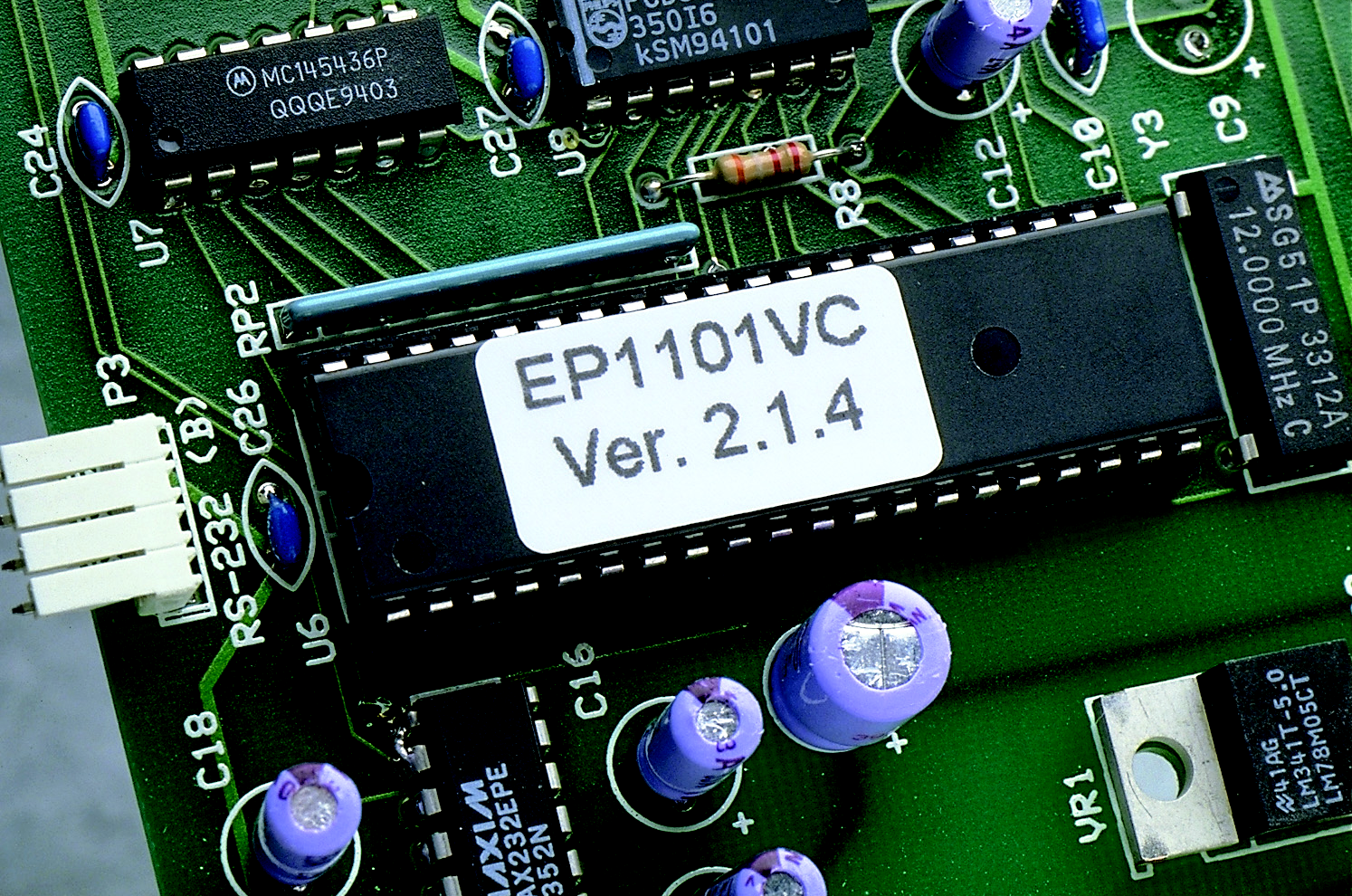 Product image for Panduit C125X025KBT ThermTrans, Comp Label, Adhesive Polyimide, 1.25" W x .25" H, White, 3" Core