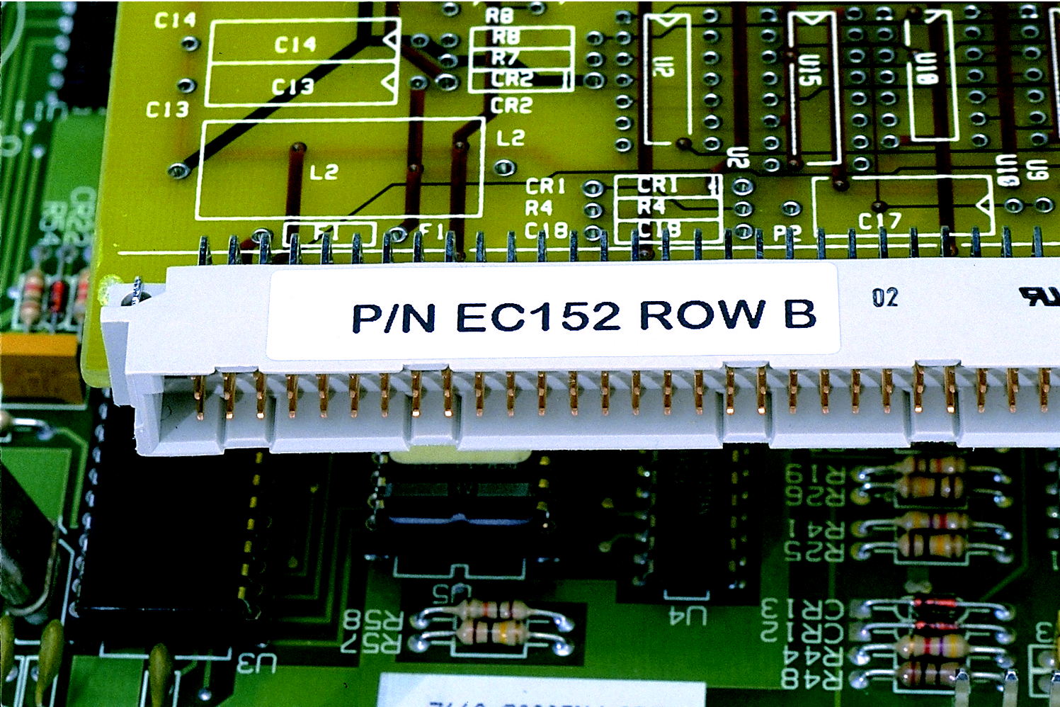 Product image for Panduit C150X030Y1J Laser/ink jet Component Label, 1.50"W x 0.30"H, Mini-Com® 3-Port Identifier, Non-Adhesive Polyester, White, Application Code: FP (1000 labels/pkg)