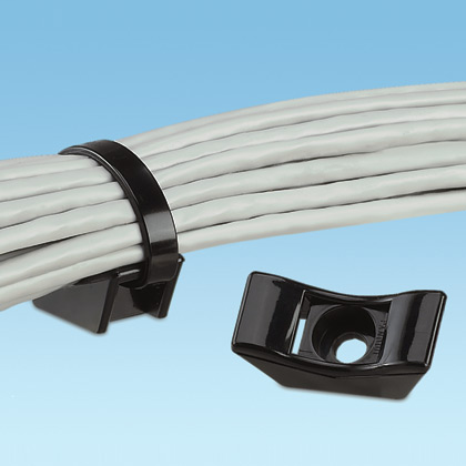The extra heavy cable tie mount in black is applied with a #8 (M4) screw. It is made of weather-resistant nylon 6.6, which increases mechanical strength, heat and wear resistance, and stiffness in outdoor environments. It comes in packages of 25.