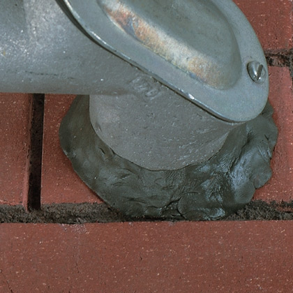 The DS5 Oil-Based Duct SealCompound seals irregular openings to protect from air, dust, or water while providing vibration dampening properties. The non-hardening sealant adheres to metal, masonry, wood, or plastic. Duct Sealant is non-corrosive, non-toxi