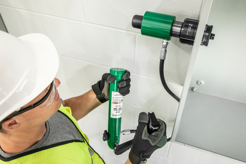 Greenlee 7310SB 1/2 x 4" Hydraulic Knockout Punch Driver Kit Quality