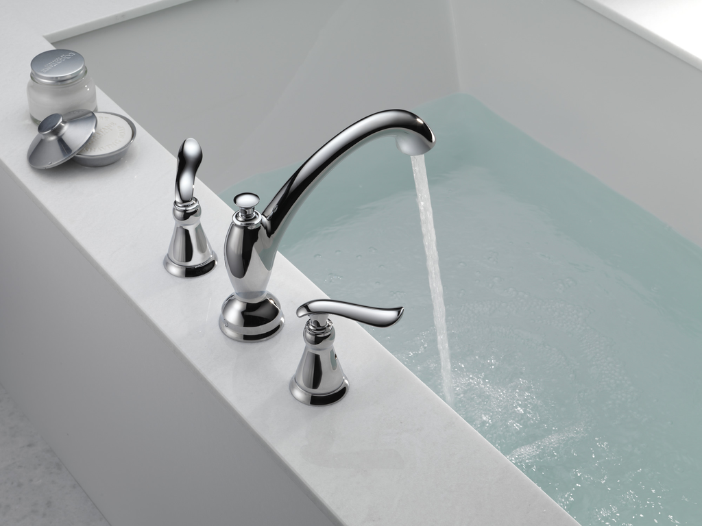 Delta Linden™: Roman Tub Trim - Two Handle Lever - Chrome