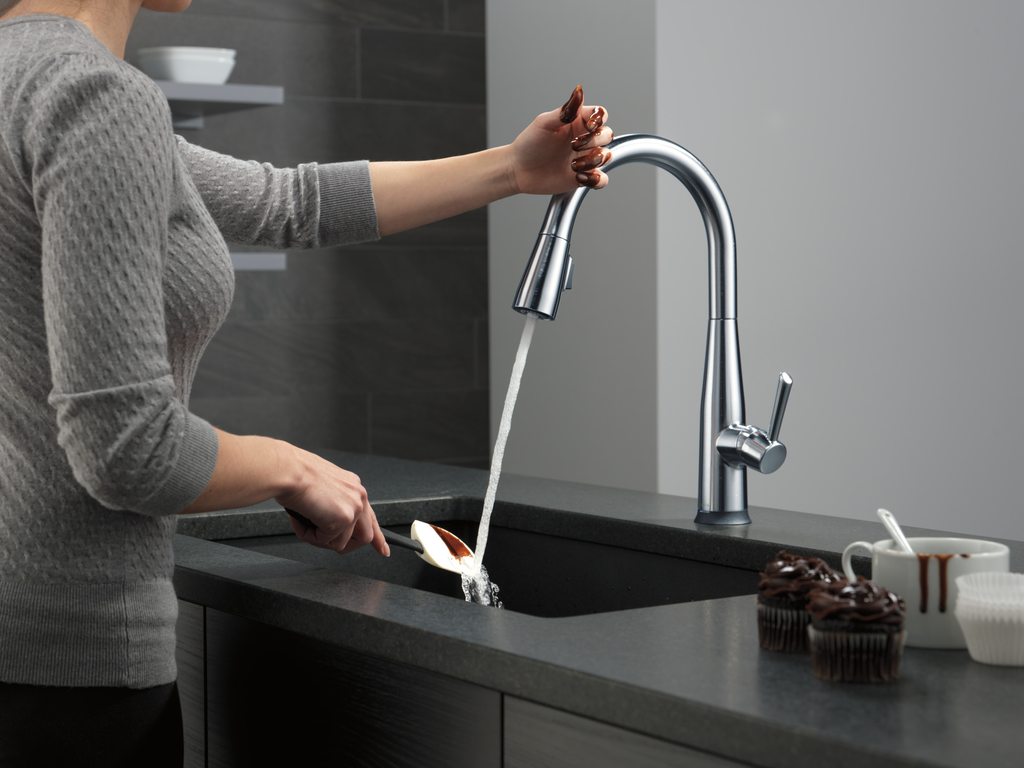 Delta Essa®: Single Handle Pull-Down Kitchen Faucet With Touch2O® Technology - Single Handle Lever - Arctic Stainless