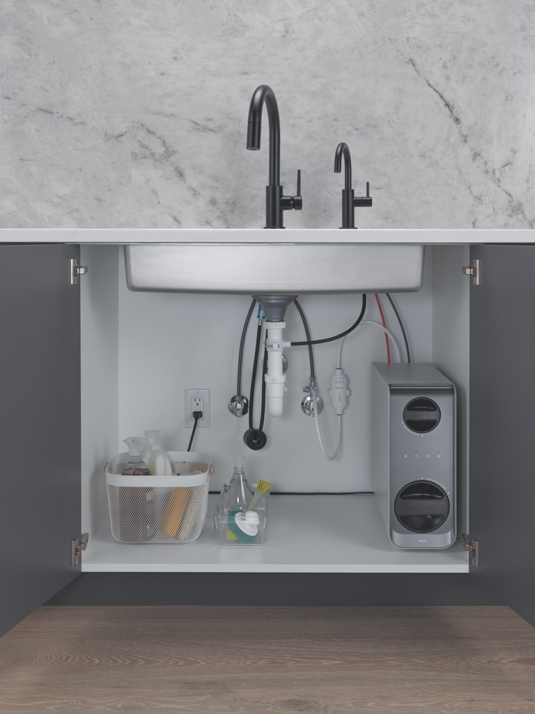 Delta Trinsic®: Single Handle Pull-Down Kitchen Faucet - Single Handle Lever - Matte Black