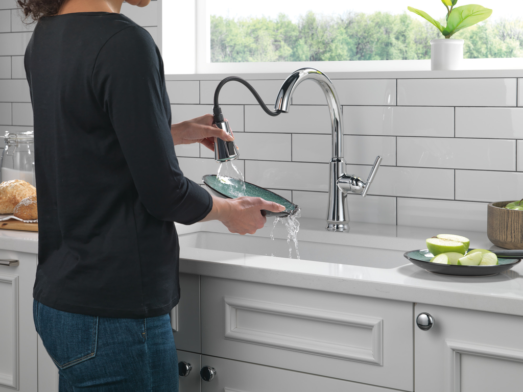 Delta Coranto®: Single Handle Pull-Down Kitchen Faucet - Single Handle Lever - Chrome