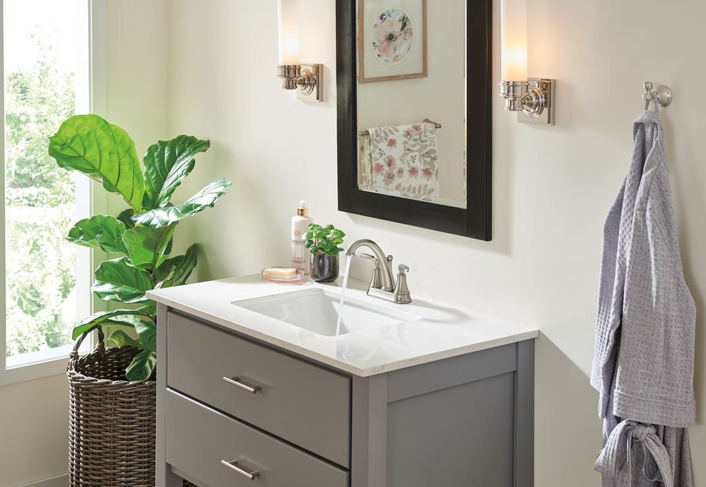 Delta Woodhurst™: Robe Hook - Stainless
