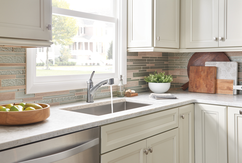 Delta Collins™: Single Handle Pull-Out Kitchen Faucet - Single Handle Lever - Arctic Stainless