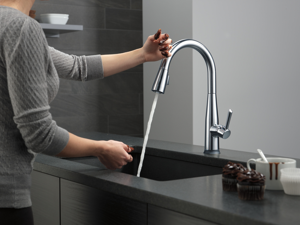 Delta Essa®: Single Handle Pull-Down Kitchen Faucet With Touch2O® Technology - Single Handle Lever - Arctic Stainless