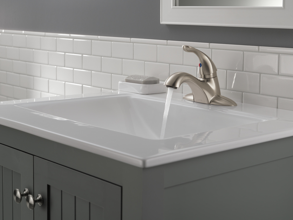 Delta Classic: Single Handle Centerset Bathroom Faucet - Single Handle Lever - Stainless